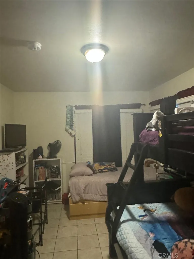 634 W Redondo Beach Boulevard, Gardena, California 90247 home-pic-10